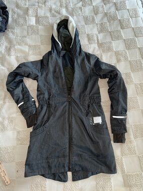 Lululemon Apres Run Anorak Jacket size 4